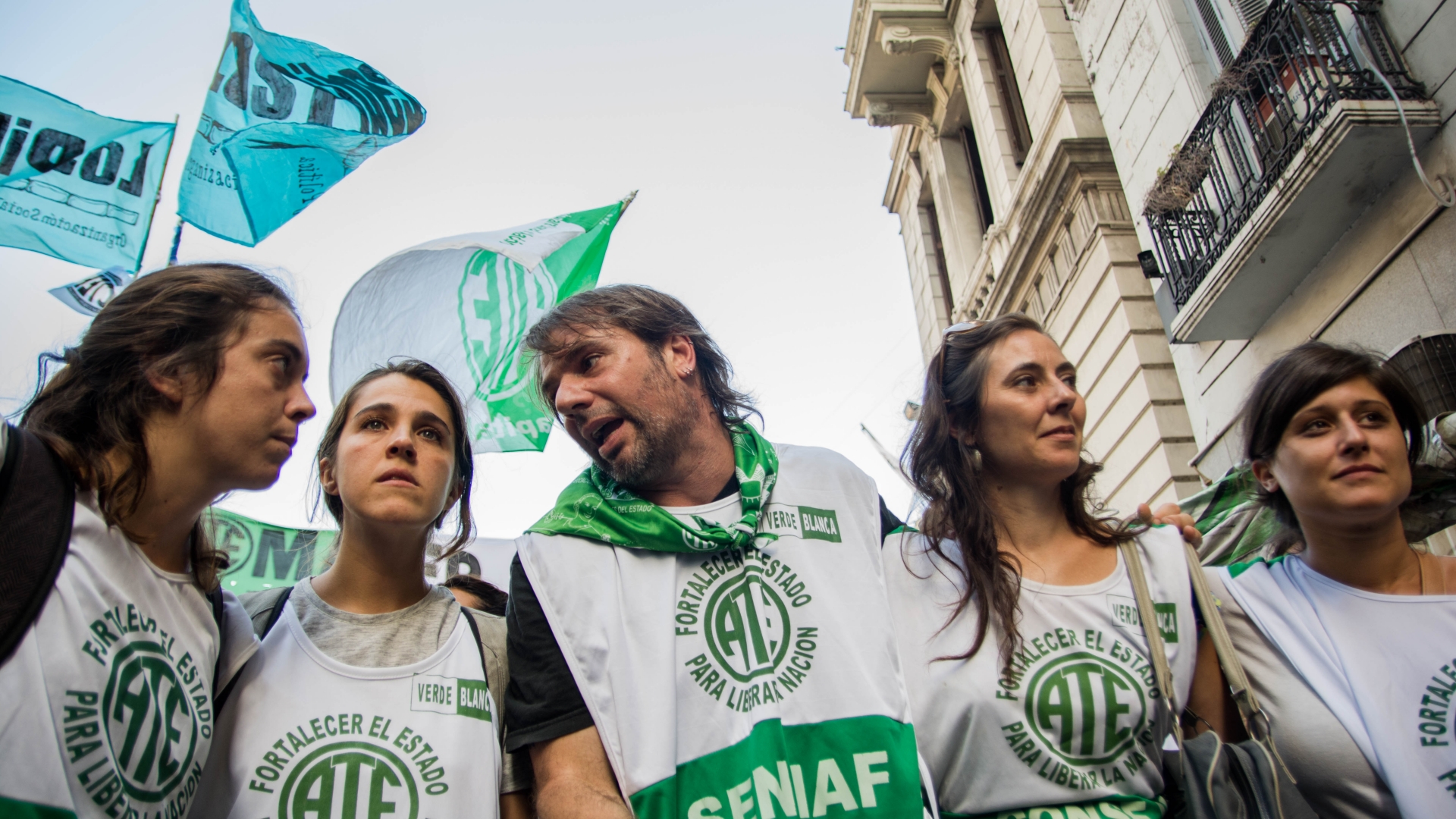 Con el acampe continúa la lucha contra los despidos