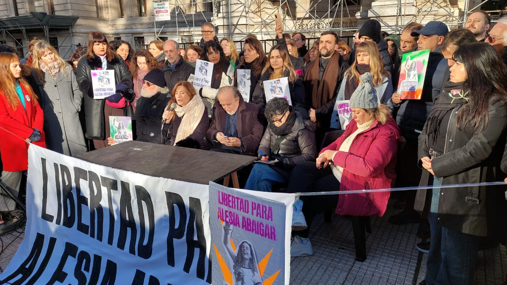 La violencia misógina y política avanza