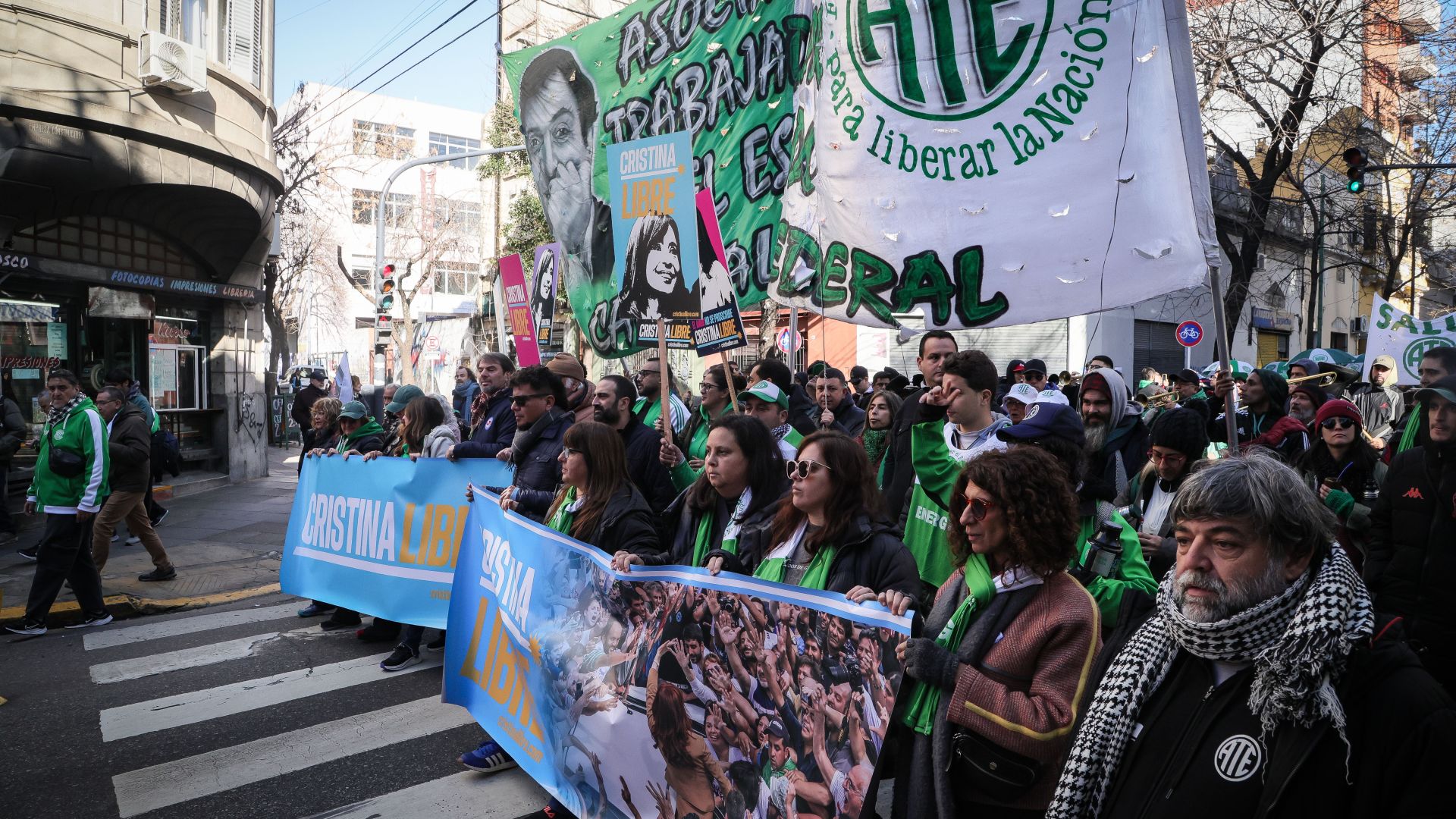 Movilizamos Plaza de Mayo para defender la democracia