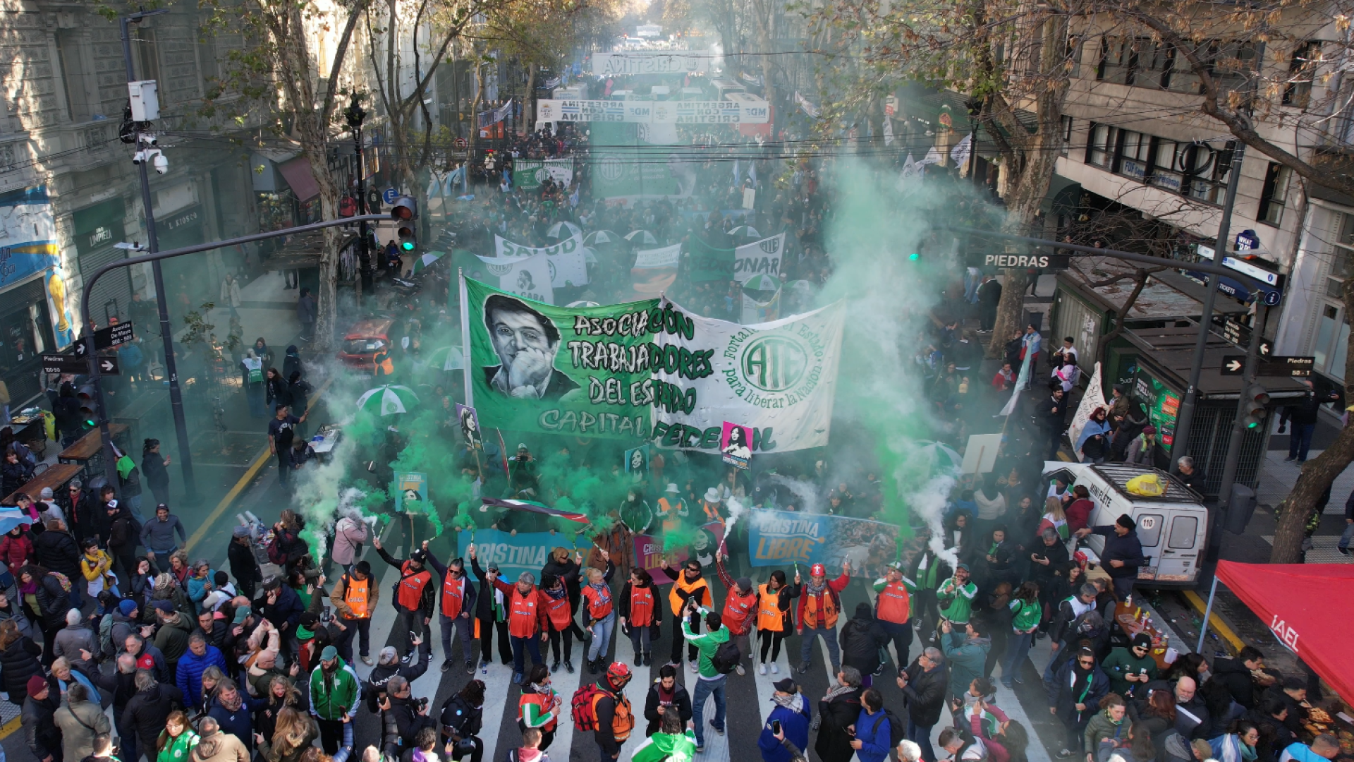 Movilizamos Plaza de Mayo para defender la democracia
