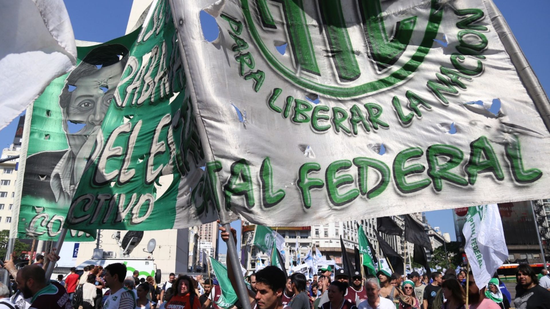 Masiva movilización por la libertad de Milagro Sala